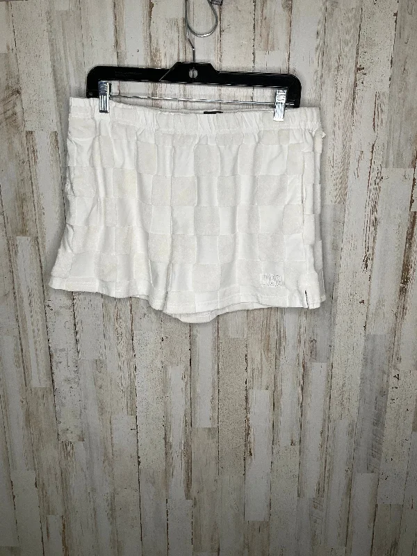 Shorts By Ugg In White, Size: Xl